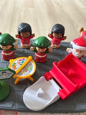 Fisher-Price Little People Christmas Set
